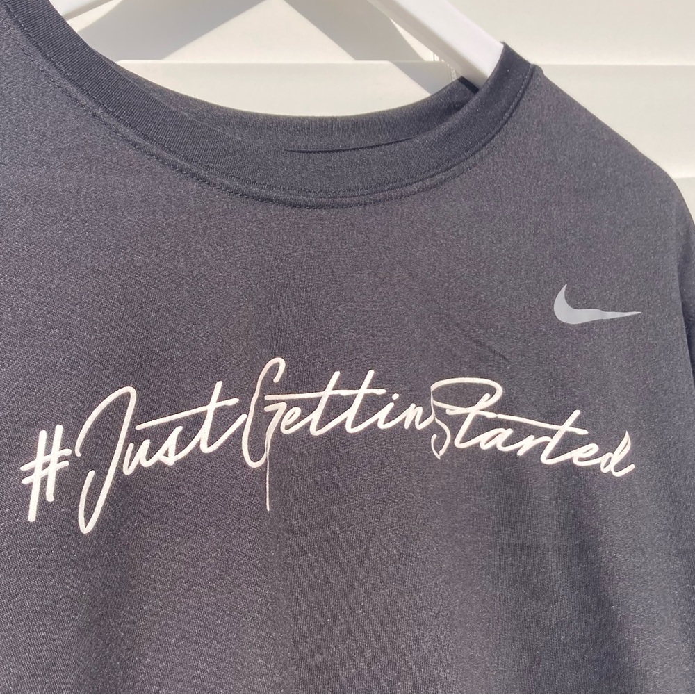 NIKE - Just Getting Started Long Sleeve Dri-FIT T-Shirt - XL